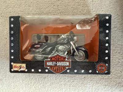 Maisto Harley Davidson Motorcycles 1:18, XL 1200C Sportster, 1200 custom - Image 1 of 4
