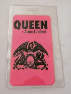Queen + Adam Lambert 2023 Rhapsodie rosa Laminat Backstage - Bild 1 von 1