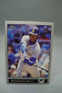 Ken Griffey Jr. 1992 Leaf Series 2 Base #392 Seattle Mariners Baseball Card - Picture 1 of 2