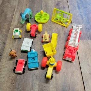 Vintage Fisher Price Little People Feuerwehrauto Tiere Zubehör 14 Stück - Bild 1 von 8