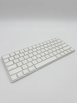 Apple Magic Keyboard 2 Generation QWERTY US Layout Weiß Tastatur Refurbished - Bild 1 von 4