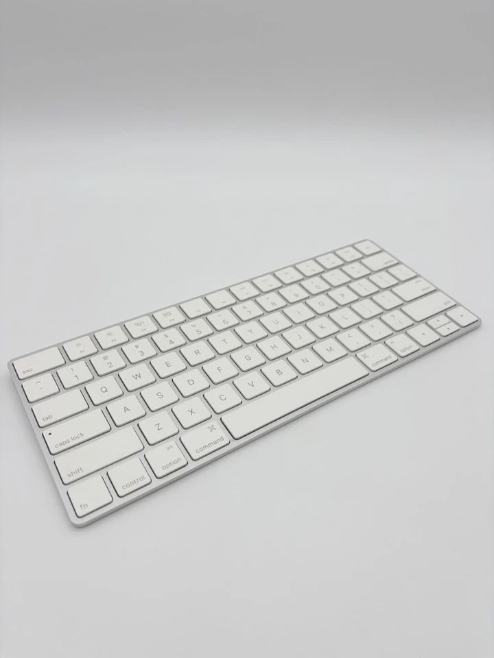 Apple Magic Keyboard 2 Generation QWERTY US Layout Weiß Tastatur Refurbished - Bild 1 von 4
