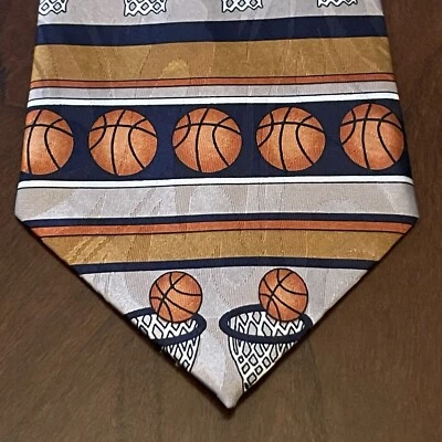 Corbata de cuello vintage Museo 100 % poliéster para hombre hecha en Corea estampado de baloncesto Foto 1 de 4