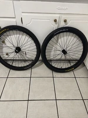 "Ruedas de BMX brillantes de 24"" y neumáticos Maxxis para S&M Haro SE Araya GT Skyway Ukai DK Foto 1 de 4