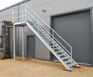 Außentreppe 3000mm mit Podest, Geländer 2x Stützen Verzinkt Treppe 3m Höhe 300cm - Bild 1 von 15