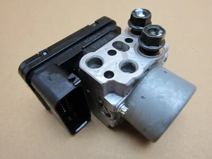 Honda NT 1100 A-N 2021 2,165 miles ABS pump control module (11465) - Picture 1 of 10