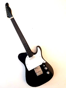 Miniature Guitar - Handmade - 24cm - Varnished Wood #16 - Picture 1 of 7