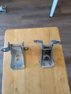 Ford F700 1992 OEM conductor izquierdo bisagras de puerta superior e inferior Foto 1 de 4
