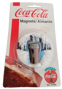 Vintage Coca Cola Knopf Kühlschrank Magnet NOS 1995 Nr. 51494 - Bild 1 von 12