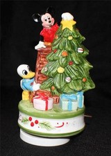 Vintage SCHMID Walt Disney Porcelain SNEAK PREVIEW 8"h Music Box Deck the Halls