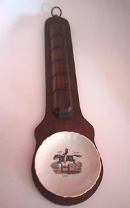 ENCANTADORA PLACA DE PARED DE MADERA DE COLECCIÓN CON PLATO DECORATIVO - Imagen 1 de 3