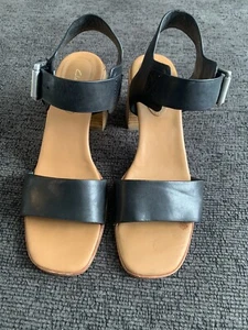 Clark’s Black Leather Open Toe Ankle Strap Sandals Size 7.5 - Picture 1 of 5