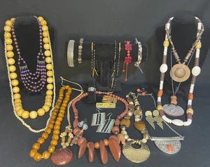 Vintage To Now Boho Modeschmuck Konvolut Halskette Ohrringe Armband Ring Hippie - Bild 1 von 10