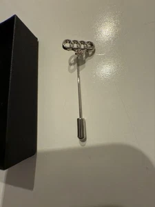 Audi Anstecknadel/Pin ( zum 40Jährigen ) mit der Original Schatulle - Bild 1 von 2