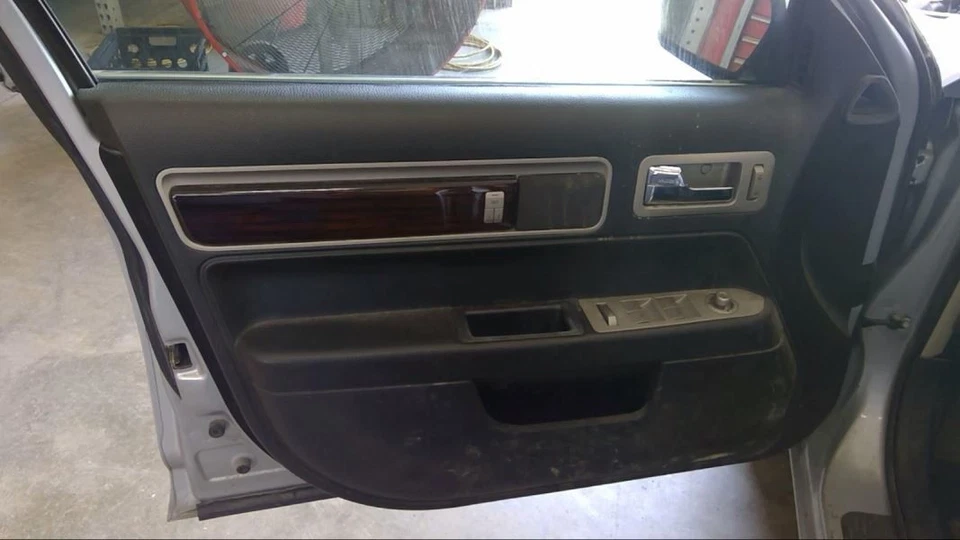 ZEPHYR    2006 Front Door Trim Panel 652597 - Изображение 1 из 1