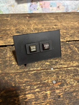 1991 1992 1993 DODGE RAM CUMMINS OVERDRIVE ON OFF SWITCH CARGO LIGHT 55026511 - Image 1 of 4