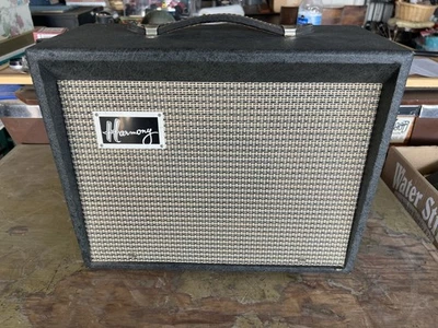 Vintage 1960’s Harmony H303A Guitar Tube Amplifier - repair project - Image 1 of 4