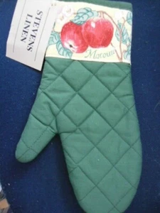 1 NWT oven mitt - MACOON APPLE,   5.25" wide at top, 12" long - Picture 1 of 3