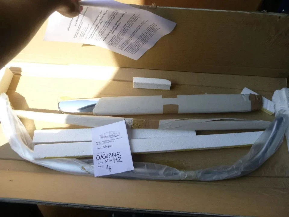 Chrysler Voyager Blende Haubenkante Grill Heckklappengriff CHROM 0101914Z SET - Bild 1 von 1