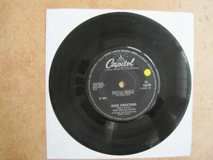 THE BEACH BOYS - GOOD VIBRATIONS -  7" 45 rpm vinyl record - Foto 1 di 1