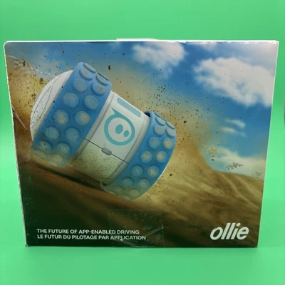 Juguete robot Ollie operado por aplicación Sphero con cable de carga Foto 1 de 4