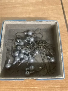 17 Stück 3/8 Unzen Rundkopf Zander Barsch Angeln Jigs Bronze Aberdeen Haken - Bild 1 von 7