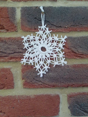 Decoración de macramé copo de nieve hecha a mano Foto 1 de 2