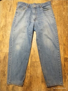 Vintage Levi’s 560 Comfort Fit Med Wash Jeans W40 L34 Distressed Relaxed Fit - Picture 1 of 5