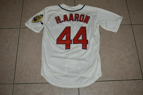 MILWAUKEE/ATLANTA Braves 1963 Hank Aaron CREAM Throwback Jersey Size LARGE NWT Cover