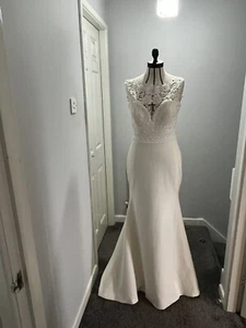 Justin Alexander ‘Venice’ Ivory Wedding. Dress - US10/UK12 - Picture 1 of 11