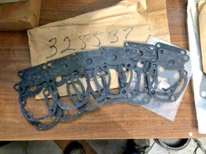 10 NOS Evinrude Johnson OMC 325537 Water Pump Impeller Plate Gasket - Picture 1 of 1