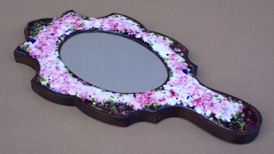 Ancien miroir face à main plaque émaillée sur bois déco coiffeuse salle de bain - Photo 1/4