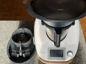 Thermomix TM 5 mit Cook-Key und Zubehör - Bild 1 von 3