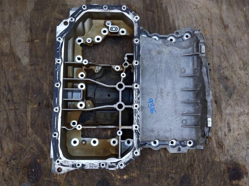 Cacerola de aceite 3,0 L superior para AUDI Q7 738547 17-19 Foto 1 de 4