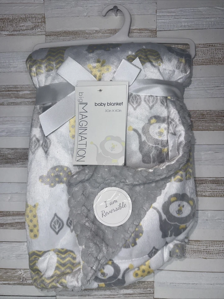 NUEVO CON ETIQUETAS Hogar Reversible Gris/Amarillo Visón y Pom Pom Piel Selva Elefante León Manta Foto 1 de 4