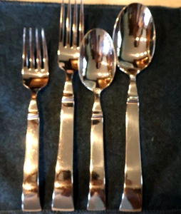NUEVO SET 4 tenedores de cubiertos de acero inoxidable Yamazaki Nordika cucharadita sopa - Imagen 1 de 5