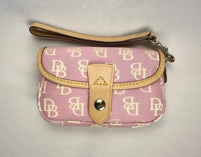 Muñequera vintage de lona rosa Dooney & Bourke con logotipo DB EXCELENTE estado Foto 1 de 4