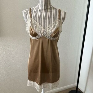 Vassarette nylon nude slip 36D - Picture 1 of 6