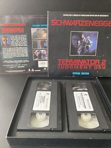  Terminator 2 Judgement Day Special Edition Box Set VHS & T2 BOOK Schwarzenegger