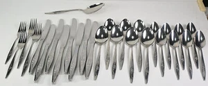 Oneidacraft Deluxe Stainless Lasting Rose 28 Pieces Ships Free - Picture 1 of 3