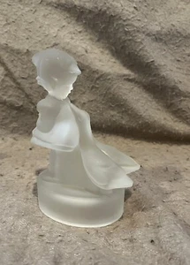 L. E. Smith Hummel Style Frosted Glass Girl With 2 Geese - Picture 1 of 7