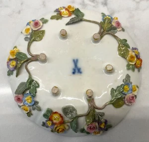 Meissen Footed Trinket Dish with Applied Flowers - Picture 1 of 2
