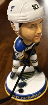St Louis Blues NHL Hockey ALEX PIETRANGELO #27 Bobblehead SGA 2016 Nuevo en Caja Foto 1 de 4