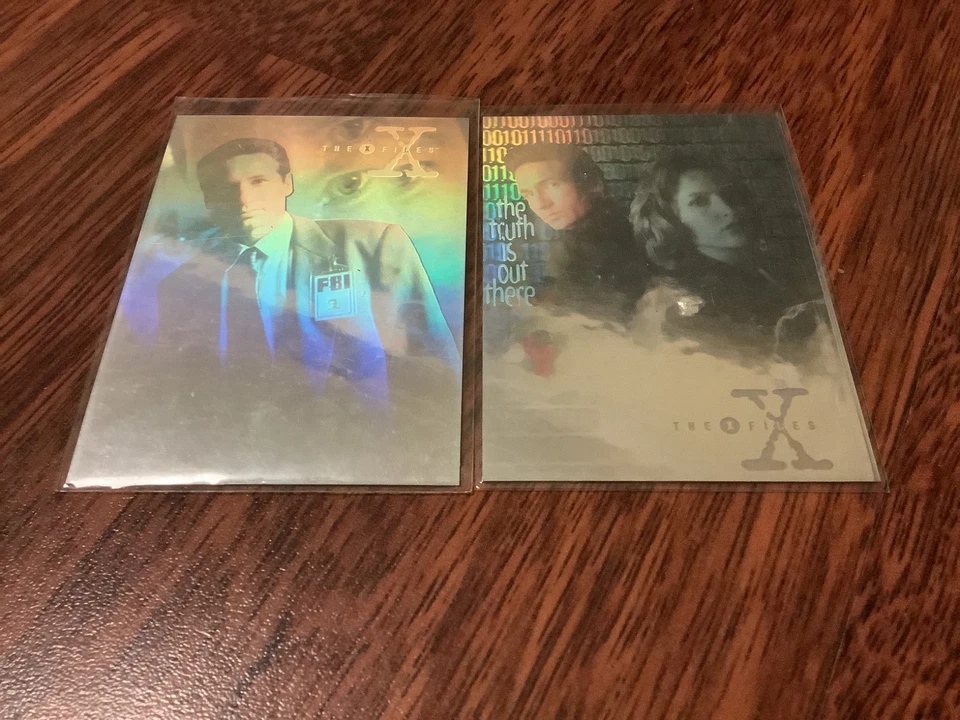 THE X-FILES SEASON 3 TRADING CARDS HOLOGRAM SET X1-X2 1996 TOPPS - Image 1 of 1