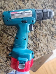 Makita 6222D Cordless Drill - 3/8 Inch - 9.6v - 1 Battery and Charger - Picture 1 of 4