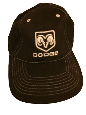 Gorra de béisbol Dodge negra ajustable con logotipo Ram bordado y costuras blancas Foto 1 de 4