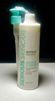LIMPIADOR RETEXTURIZANTE GLICÓLICO SERIO PARA EL CUIDADO DE LA PIEL (botella bomba de 12 oz / sellada) Foto 1 de 3
