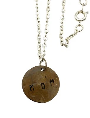 Collar de cadena colgante de cobre vintage mamá mamá tono plata 18" amor usado en excelente estado Foto 1 de 4