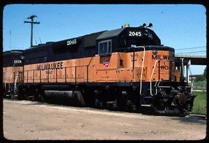 Scivolo ferroviario originale - MILW Milwaukee Road 2045 Franklin Park IL 8-11-1982 - Foto 1 di 1