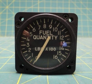 Honeywell Aircraft Fuel Gage Indicator (0-1600 Lbs) P/N JG7020A72 - Picture 1 of 7